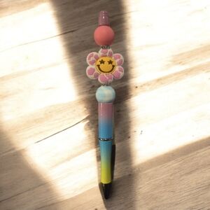 Handmad Colorful Smiley Face Pen-NWT